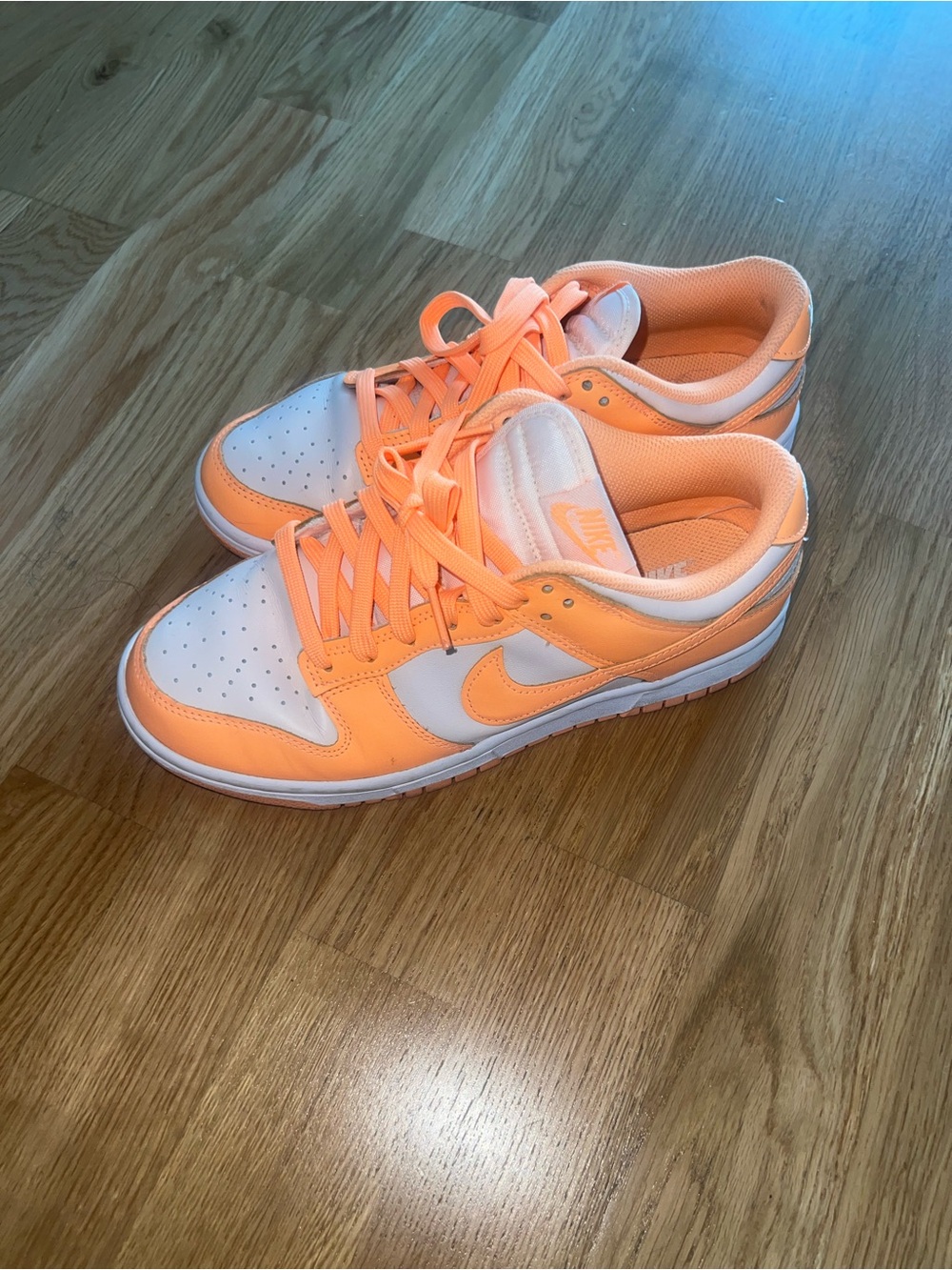 Nike Kids Low-Top Sneakers in Peach and White
